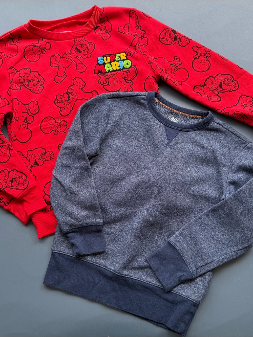 Nintendo Red Super Mario Graphic Sweatshirt with Gray Crewneck